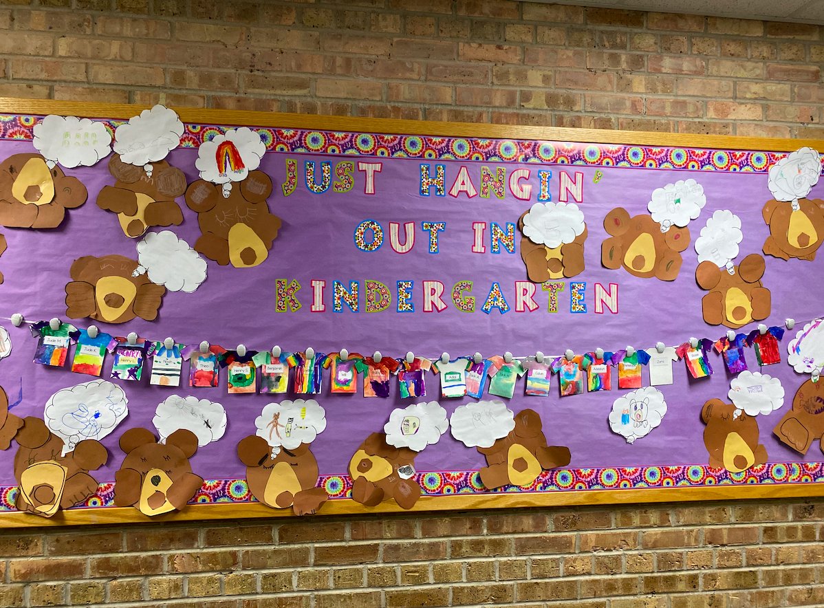 CastellaMs's tweet image. 1st day of the semester in classrooms at Eagle Elementary!! 🥰 Learned so much from my kindergarteners today