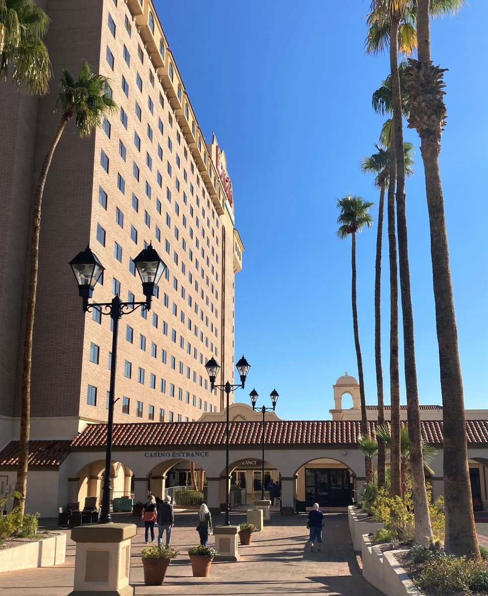 HarrahsLaughlin's tweet photo. More. Days. Like. This. Please! ๐ @HarrahsLaughlin #laughlin #bluesky @CaesarsRewards #harrahslaughlin https://t.co/2ma4ED1LrV