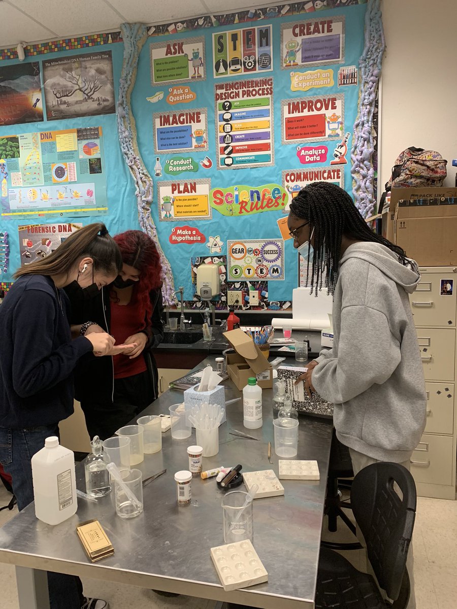 C6H12O6Addict's tweet photo. Lab practical day. Demonstrating their mastery of identifying trace evidence. #handsonscience #forensicsciencelabs #traceevidence https://t.co/lcRJtLkPNZ