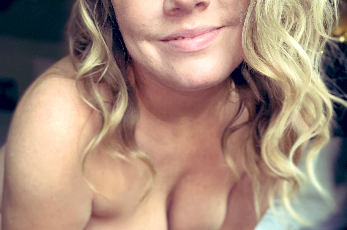 CharminglyBlunt's tweet photo. Good morning #nsfwxRolePlay https://t.co/Veu79dht6Q