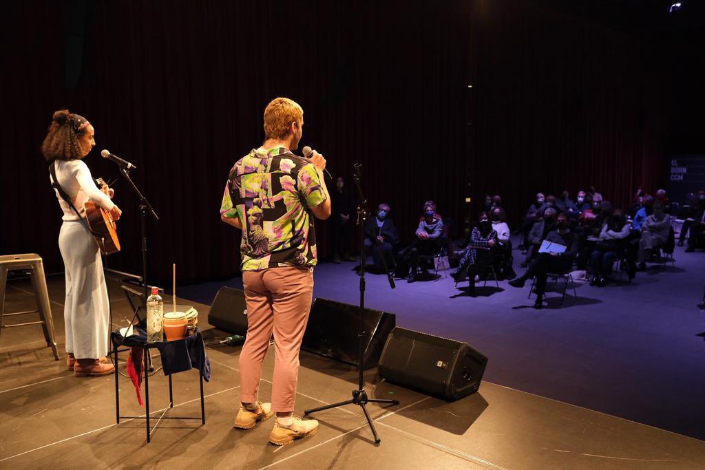 FMRPedagògica (@fmrpc) on Twitter photo Acte musical de cloenda a càrrec de Xamfrà, del Centre de Música i Escena del Raval. Duet Joanna Salaverda. ❤️👏🏻
#SimposiRP
<a href="/Xamfra_Centre/">Xamfrà Centre Raval</a> Acte musical de cloenda a càrrec de Xamfrà, del Centre de Música i Escena del Raval. Duet Joanna Salaverda. ❤️👏🏻
#SimposiRP
<a href="/Xamfra_Centre/">Xamfrà Centre Raval</a>