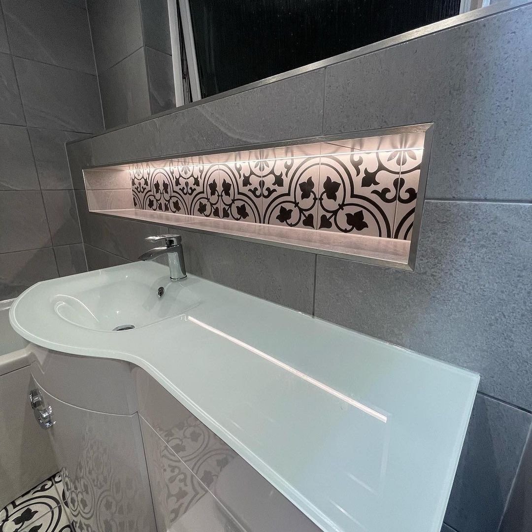 BALtiling's tweet photo. ๐ OH WOW! ๐
Check out this amazing bathroom renovation by KT Tiling with a full BAL fixing solution including the piรจce de rรฉsistance - BAL Grout Flex and BAL Grout Flex Wide Joint!
๐ธ We'd love to see your project pics!! Tag us or use #BALTiling
#tiles #tiling https://t.co/8pBe2lezV1
