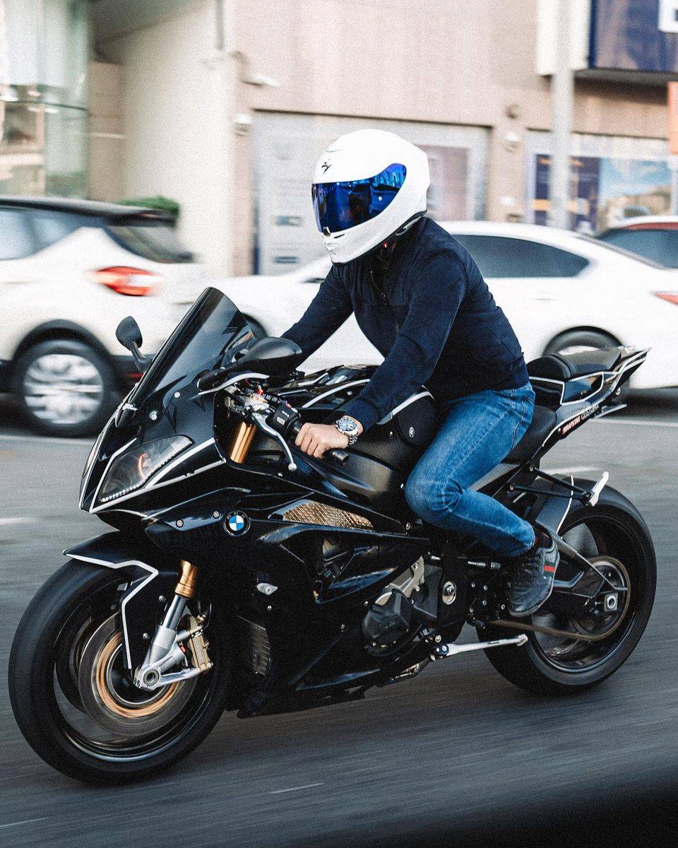 BMW S1000RR

📸
IG Fuad Anwar