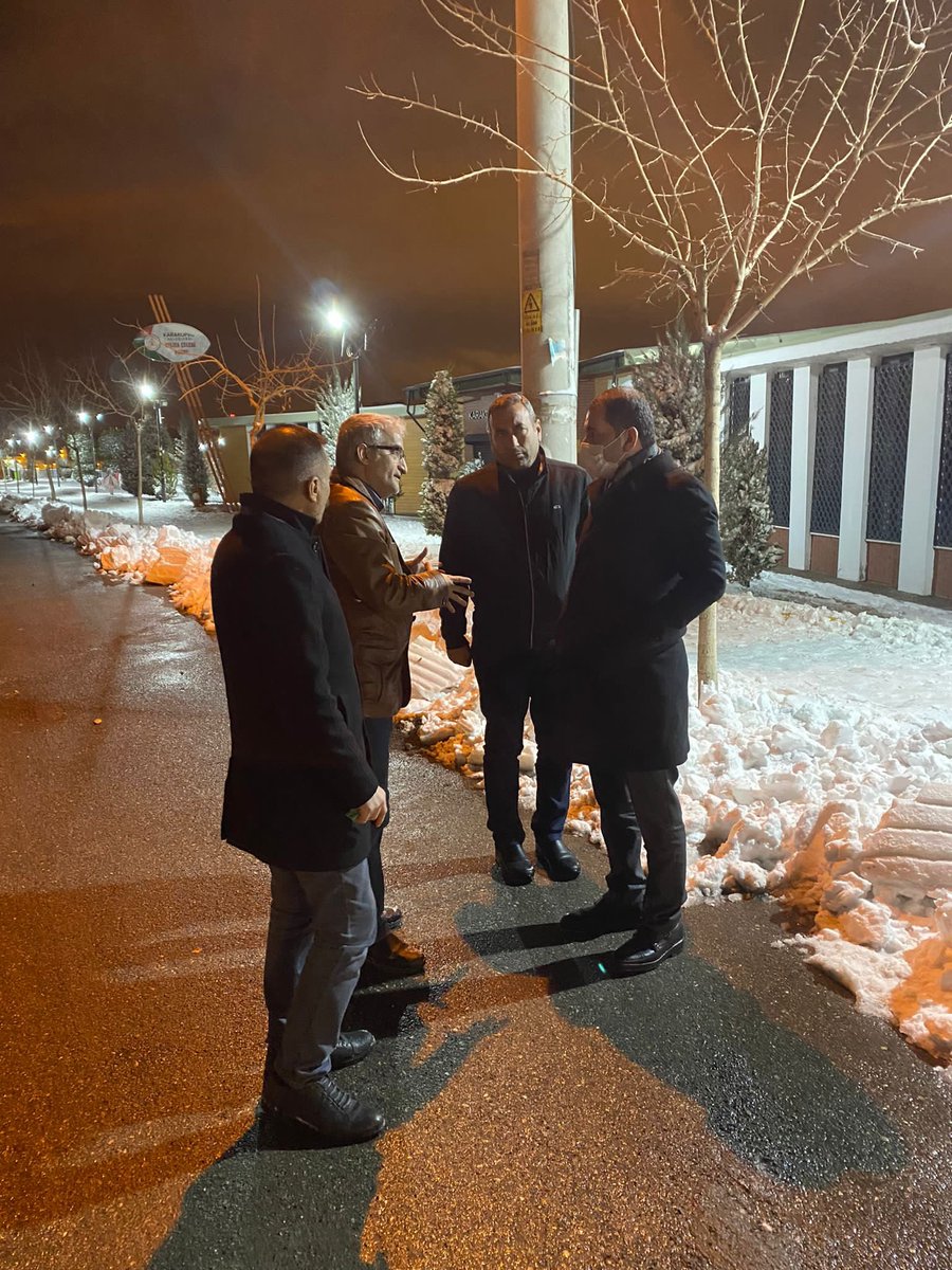 MetinBaydilli's tweet photo. Mesai gözetmeksizin sahadayız, ekiplerimizin sürdürdüğü çalışmalar hakkında bilgiler aldık. https://t.co/T9OSnPvuPx