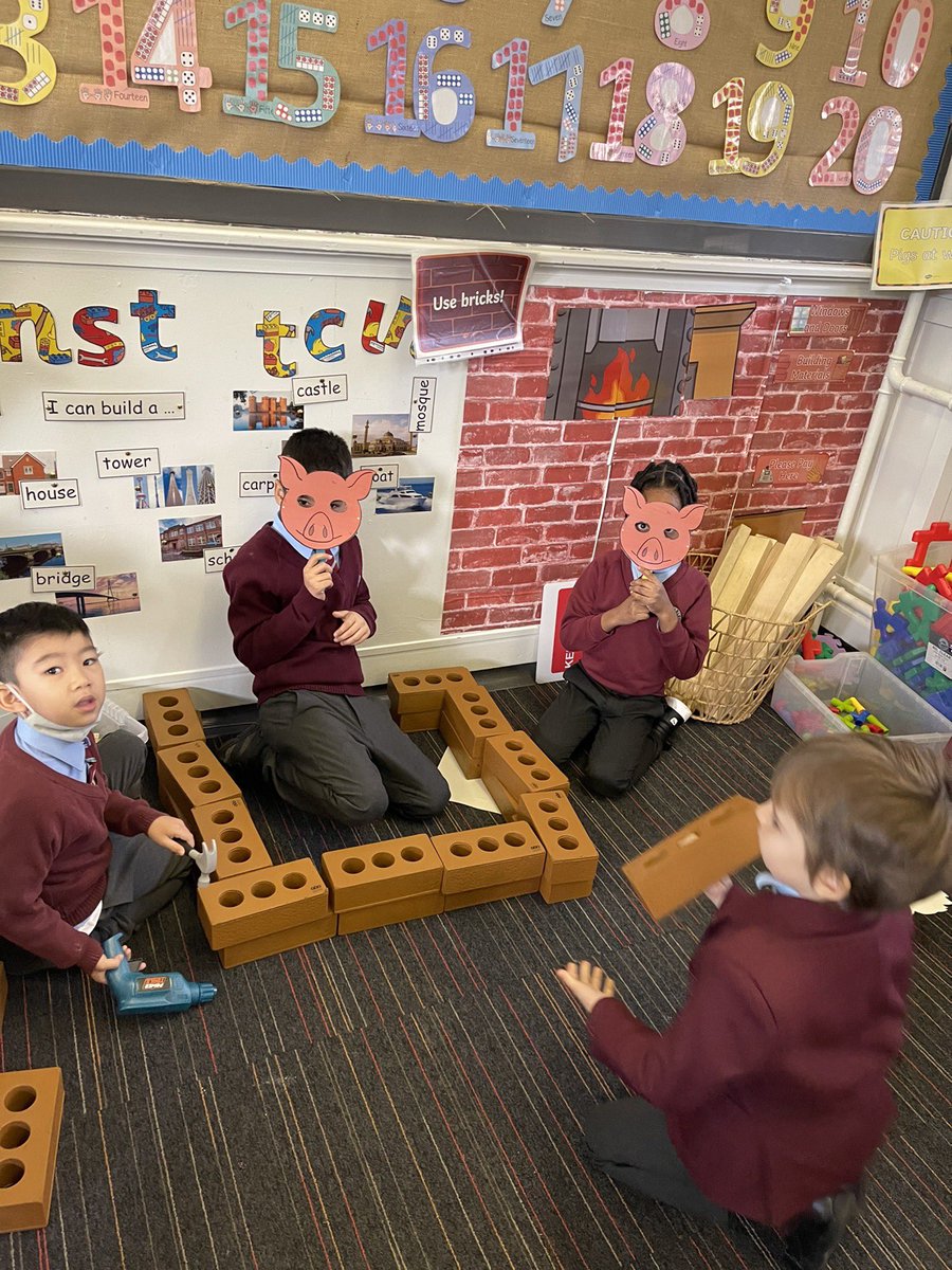 StCharlesGla's tweet image. Primary 2 are continuing to work on the story of the #ThreeLittlePigs. Today they designed and built houses, acted out the story, made #WantedPosters and wrote #CharacterDescriptions. #LearningThroughPlay #RoutesThroughWriting @litforalllb @PPGlasgow