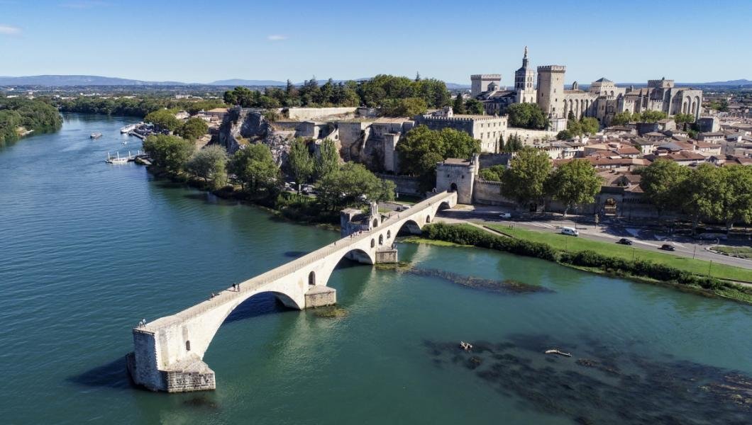 7IM37's tweet image. Imagine au service RH : un Avignonnais à mi-temps qui décide de faire le pont... #SyntaxError 😱