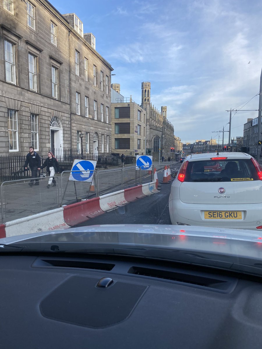 ECKYISTECHY's tweet photo. @Edinburgh_CC The roadworks which have resulted in an eastbound lane restriction on Queens Street is causing chaos. 20 mins to go 800m on a Sunday. God knows what it’s like at 8:00am? How much is this costing the Edinburgh economy? It would be better to close this road! https://t.co/5xDx2R4V8J