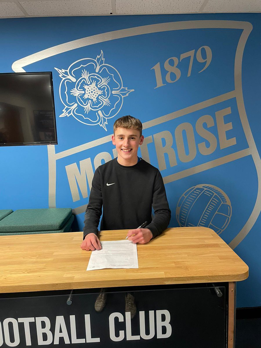 Montrose FC Academy tweet media