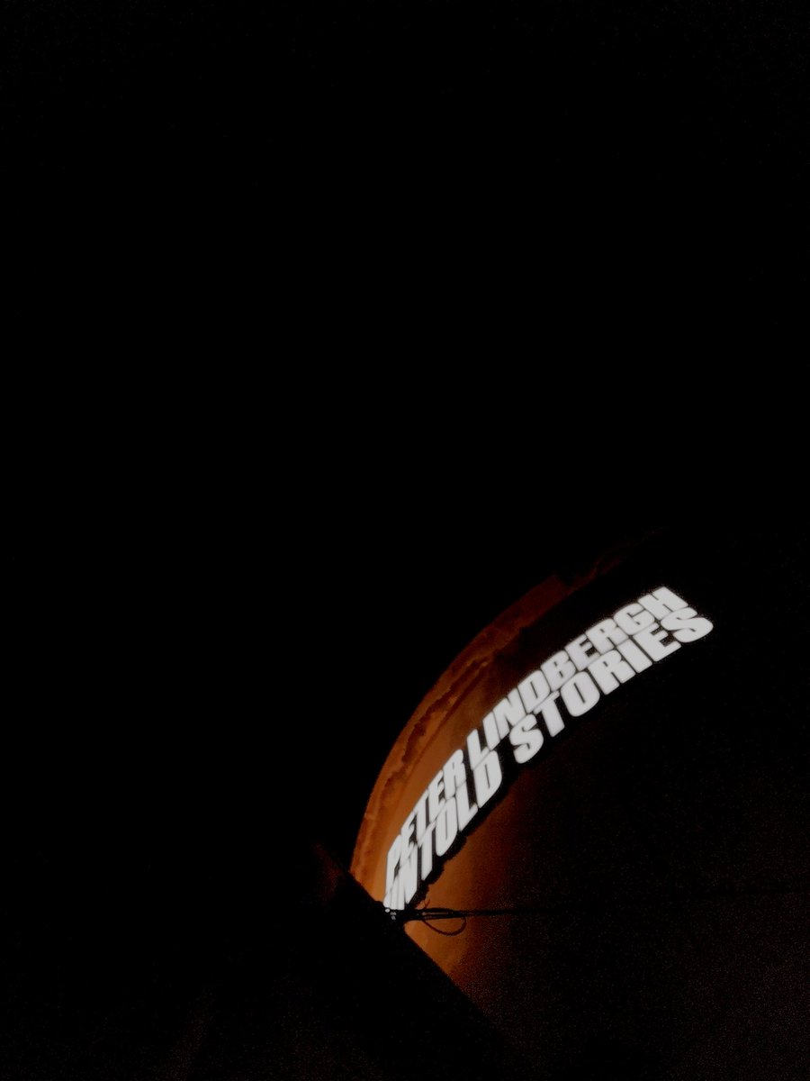 Exposición 📸  Peter Lindergh #coruña #peterlindbergh Altamente recomendable. Entrada gratuita. Recaudación Future Stories #FutureStories UVigo #UVigo