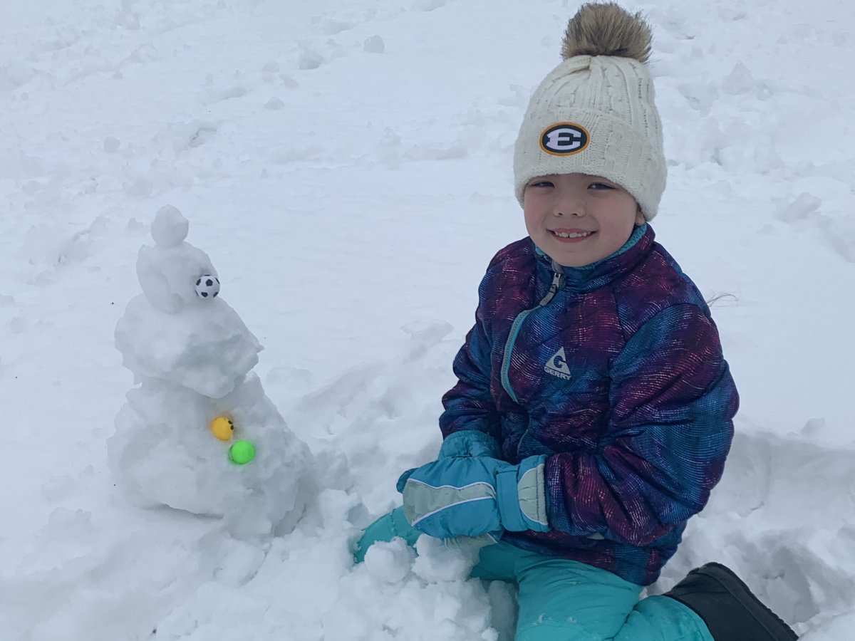 MrHessHTS's tweet photo. Here's more from second grade's snow recess... #HTSEagles https://t.co/nPT8c6yE8c