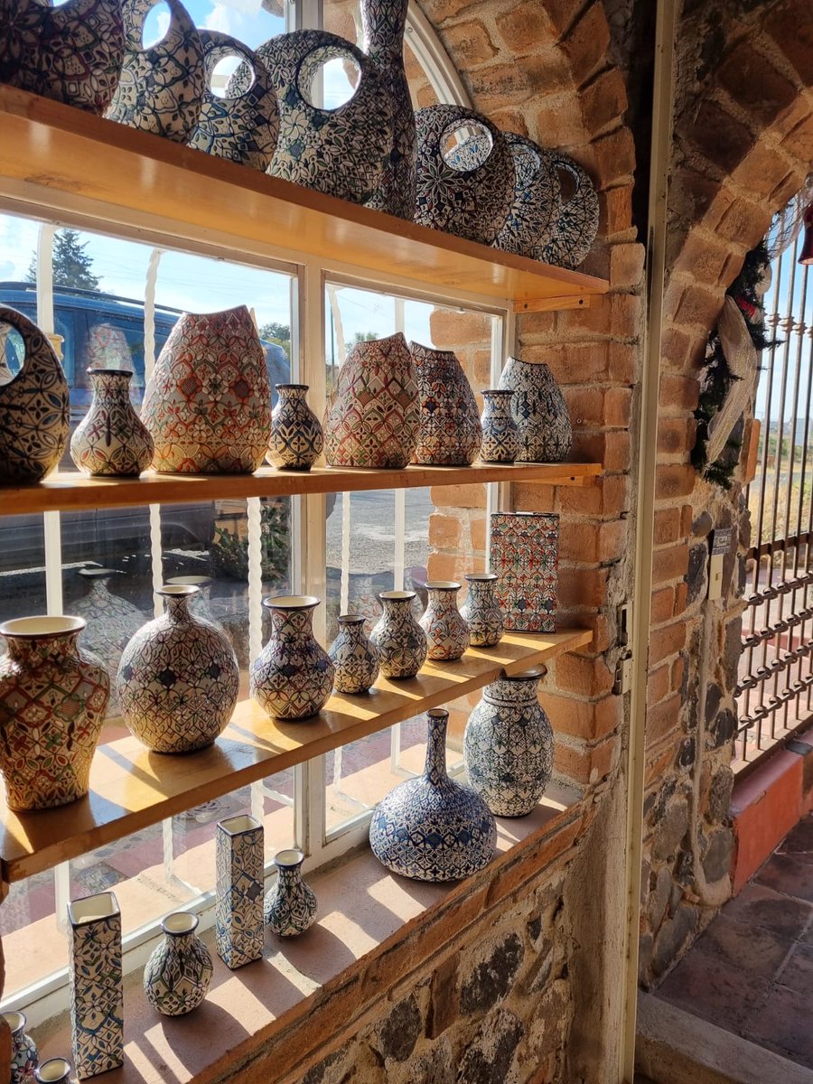 Taste_Gto's tweet photo. COFOCE: ¡Orgullo Guanajuatense! 👏 El día de ayer cerramos con broche de oro la segunda temporada de #MadeInGTO con la historia de @CeramicaServin, empresa ubicada en #Tarandacuao que lleva lo artesanal 🏺 hasta otros niveles de ingenio y a muchos país… https://t.co/9ClIz9LXY3