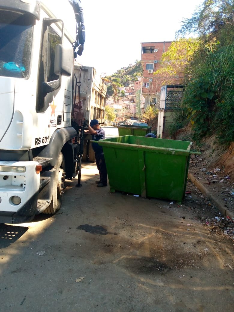 Siguen trabajando por mantener una ciudad limpia y hermosa gracias a la gestión de <a href="/Joselopezpsuv/">José Alberto López</a>
 que como Gerente de <a href="/Supra_Ccs/">Supra Caracas</a>
 se ha sensibilizado por fomentar una #CaracasEcológica 
#SupraCuidaCaracas 
#VenezuelaDePaz
<a href="/EmilyCaroVzla/">🇻🇪 𝐄𝐦𝐢𝐥𝐲 𝐂𝐚𝐫𝐨 #𝐕𝐞𝐧𝐞𝐳𝐮𝐞𝐥𝐚</a>
<a href="/AlcaldiaDCcs/">Alcaldía De Caracas</a> <a href="/gestionperfecta/">Carmen Meléndez</a>