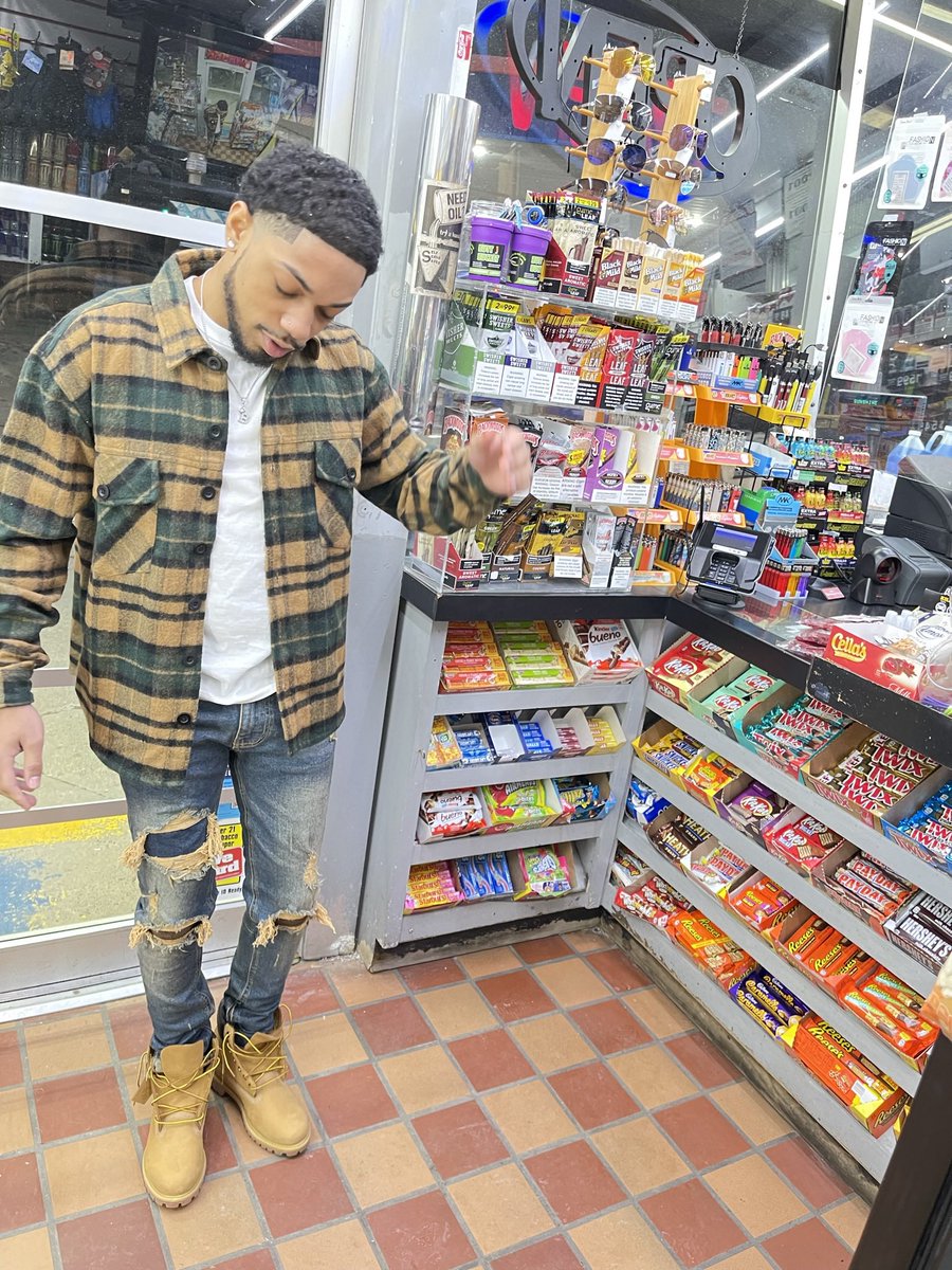 BrentJay_'s tweet photo. gas station pics >>>>>> https://t.co/d3TUNZvnf2