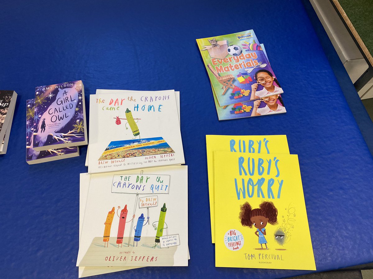 FExtremeRead's tweet photo. More and more amazing books 📚 ❤️ We can’t wait for the children to see them ❤️😍 https://t.co/qfpsUNv99j