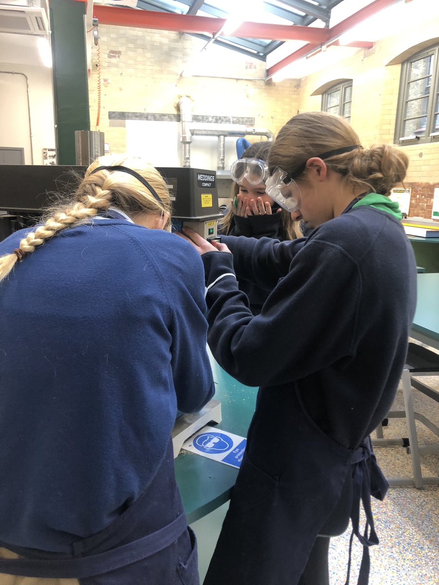 MaidaValeDT's tweet image. 8V tackling soldering, drilling and filing to make their electronic fan. A fantastic practical session with some excellent peer support demonstrated. Well done to all. #practicalwork #maidavaleschooldt #kitronik