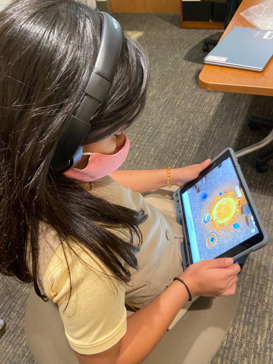 K_Boykins's tweet photo. @mjrountree 2nd Grade Ss loving learning and exploring about the Solar System through augmented reality with @mergeedu #trinitylearns https://t.co/BxEhVDa3dv