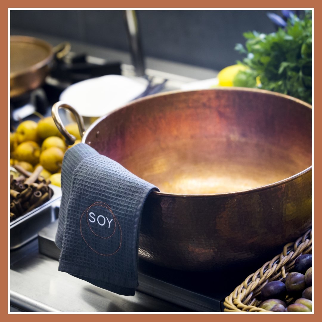 SoyTurkiye's tweet photo. In the childhood memory of every master chef is a big kitchen, lots of ingredients and the perfect kitchenware to cook it all in.

#copperware #copper #cookware #kitchenlife #coppercookware #kitchen #chef https://t.co/k8BukQGBWl