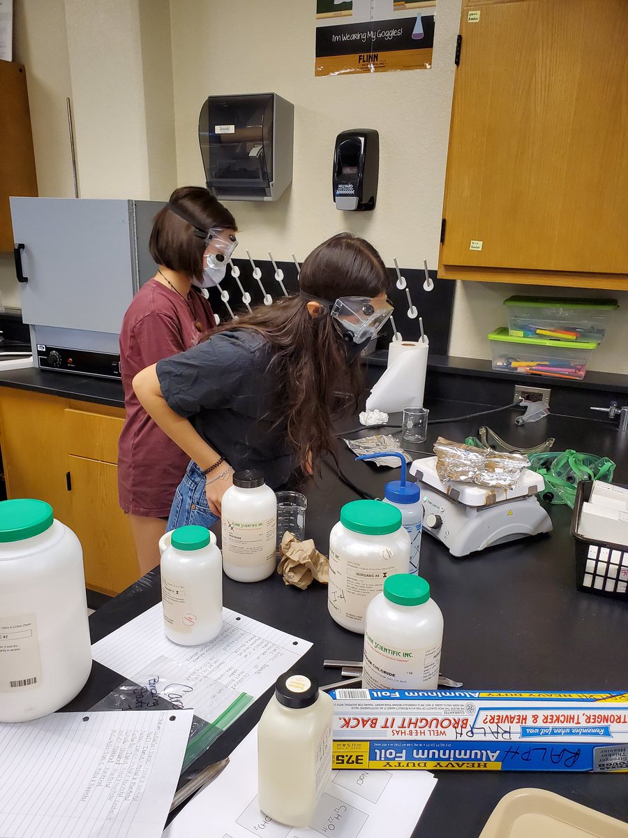 lyders0220's tweet photo. #ChemInABlender is back baby! #APChemLife is digging in to bonding. With a few tweaks this rotation station will be a staple for me. @SMHS_SMCISD https://t.co/lYsVKEbdgw