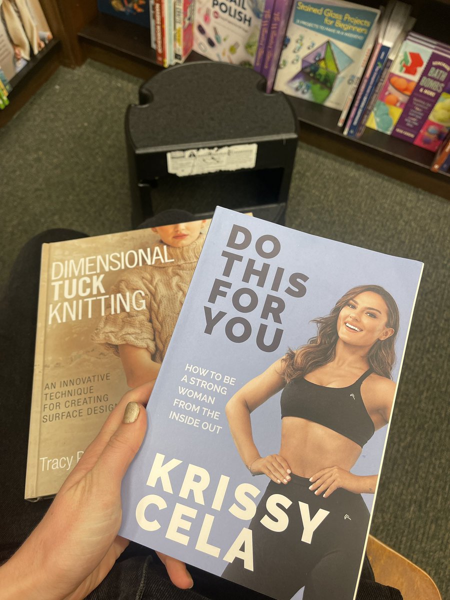 natbaugh's tweet photo. @simonsinek Read this in a book @ Barns and Noble last night @krissycela https://t.co/np8jLlNUJE