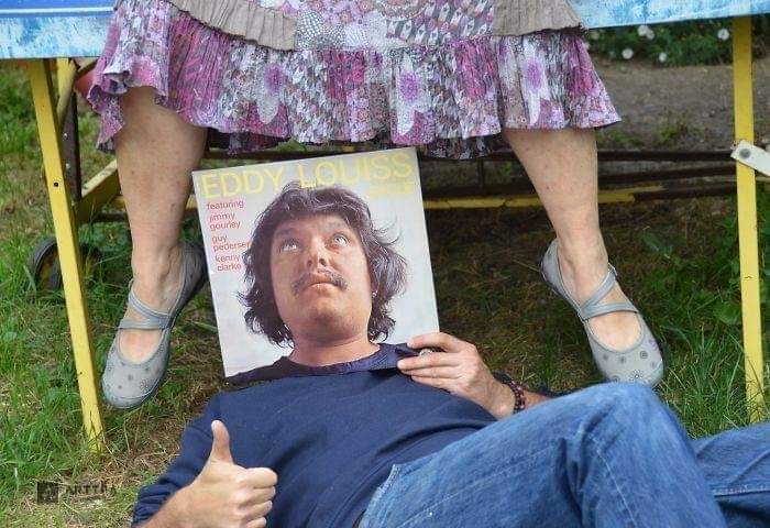 ALostMedia's tweet photo. Cuando los discos y la gente se mezclan https://t.co/94XkEsPNwR