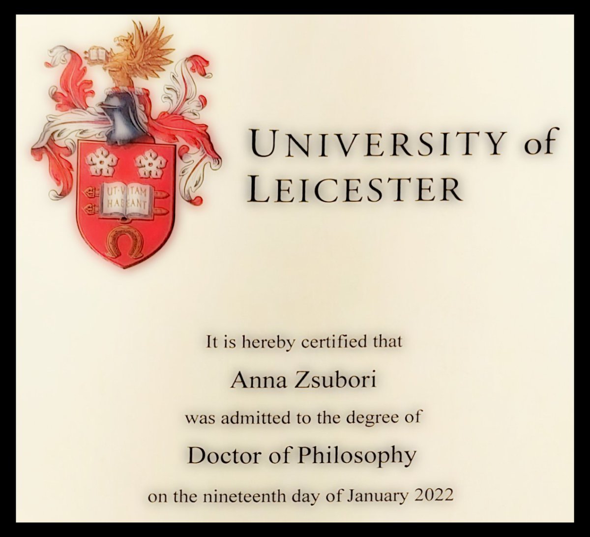 DrAnnaZsubori's tweet photo. 🥰👩‍🎓🏛 So this happened today...
#graduation #officiallyadoctor #AcademicChatter #LeicesterGrad #PhD https://t.co/Kjjpfr9cp1