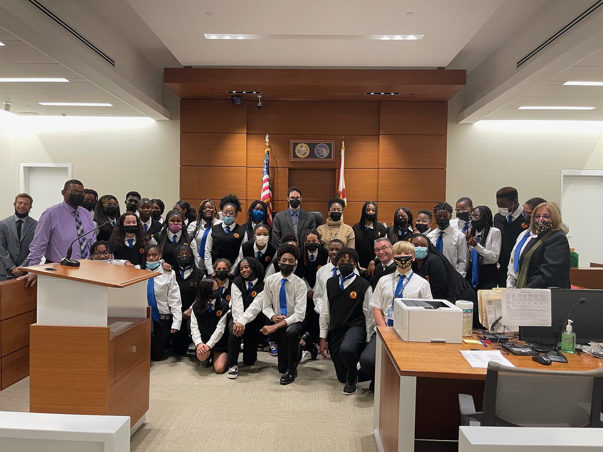 Gurreonero_MG's tweet photo. Today or MTL kiddies ran a mock trial
at the Fort Lauderdale Courthouse! These Wildcats are 🔥🔥🔥🔥🔥 @MTLBCPS1 https://t.co/GSD2Ru6Dga