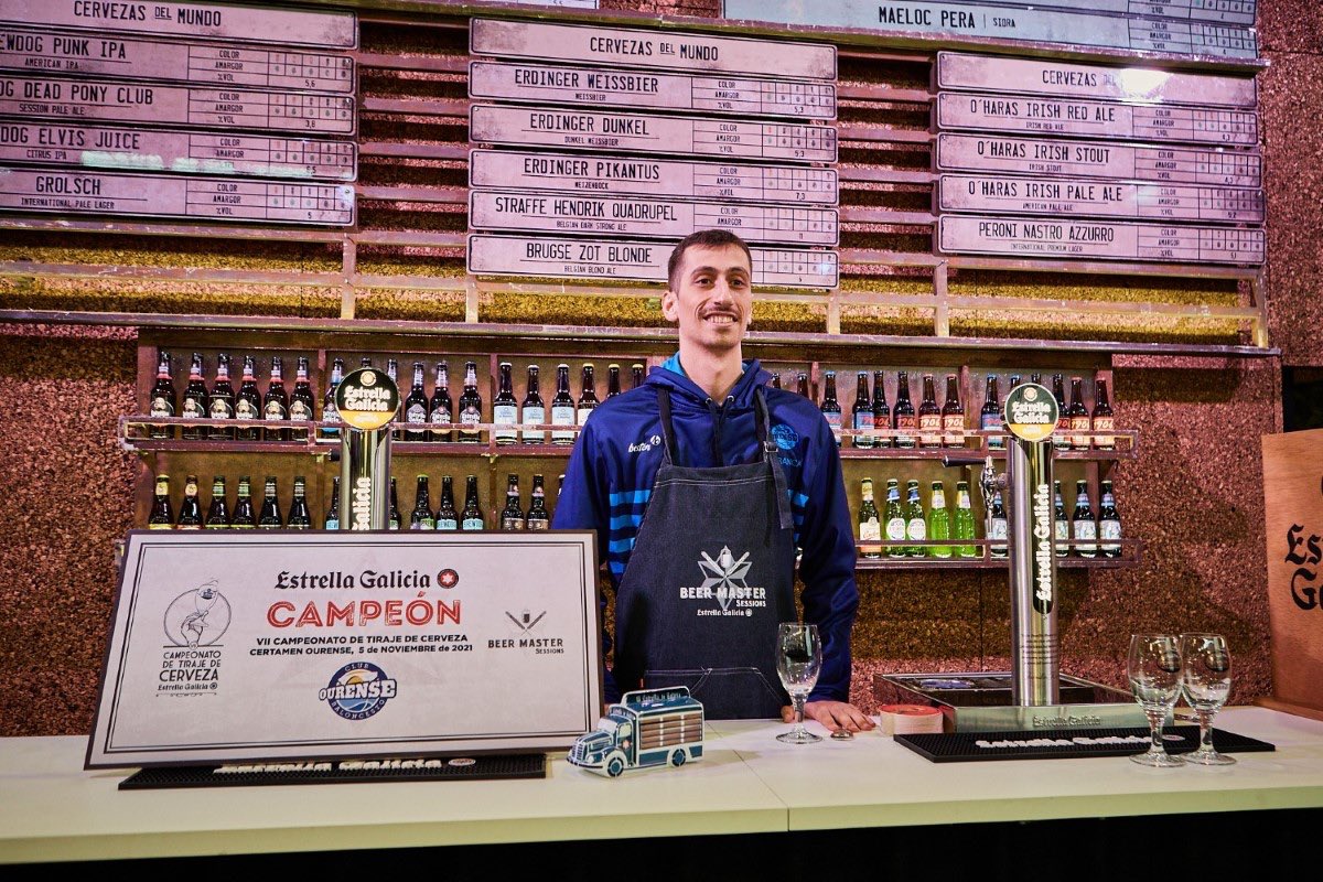 COBSAD's tweet photo. Un doblete @estrellagalicia con mucho trabajo en la sombra 🌚🍺
¿Es @josenogues13 el primer jugador en llevarse el título de #BeerMaster y el de MVP del Mes? Por actualizarle la Wikipedia y todo eso 😅
Ilumínenos @2010MisterChip 🔥 https://t.co/WjxPHBnKAx