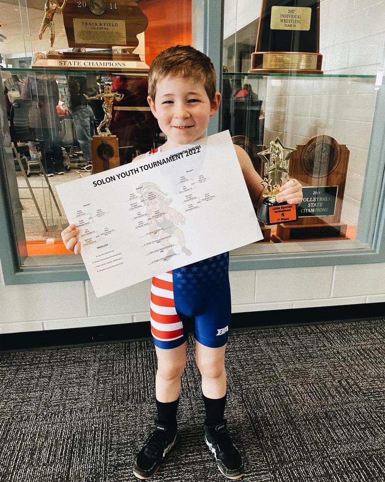 HDWrestlingClub's tweet photo. Some fantastic results this weekend.
Great job Coach Ferdie, assistants and wrestlers of @HDWrestlingClub !
Keep climbing!
🥇🔥🔥🔥🥇
#harddriveperformancecenter #harddrivewrestlingclub #ferdietrained #wrestling #cedarrapids #iowawrestling #coachcojo #keonikoch https://t.co/chf5Ac4k0g
