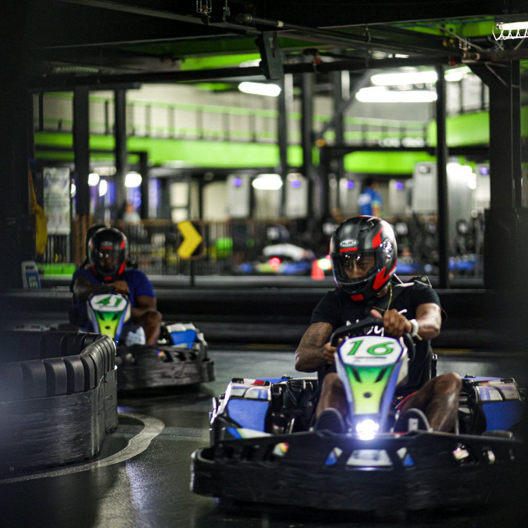 AndrettiSATexas's tweet photo. Tag the "fastest" racer in your squad and challenge them to a race on the Andretti Super Track today!😜
#SuperTrackWednesday - Experience our TWO tracks combined into one HUGE race! 2,000 ft. of thrills and burnin' rubber!🔥
#Andretti #AndrettiKartingSA #Arcade #GoKarts #SATX https://t.co/5NNtJ0hiDy
