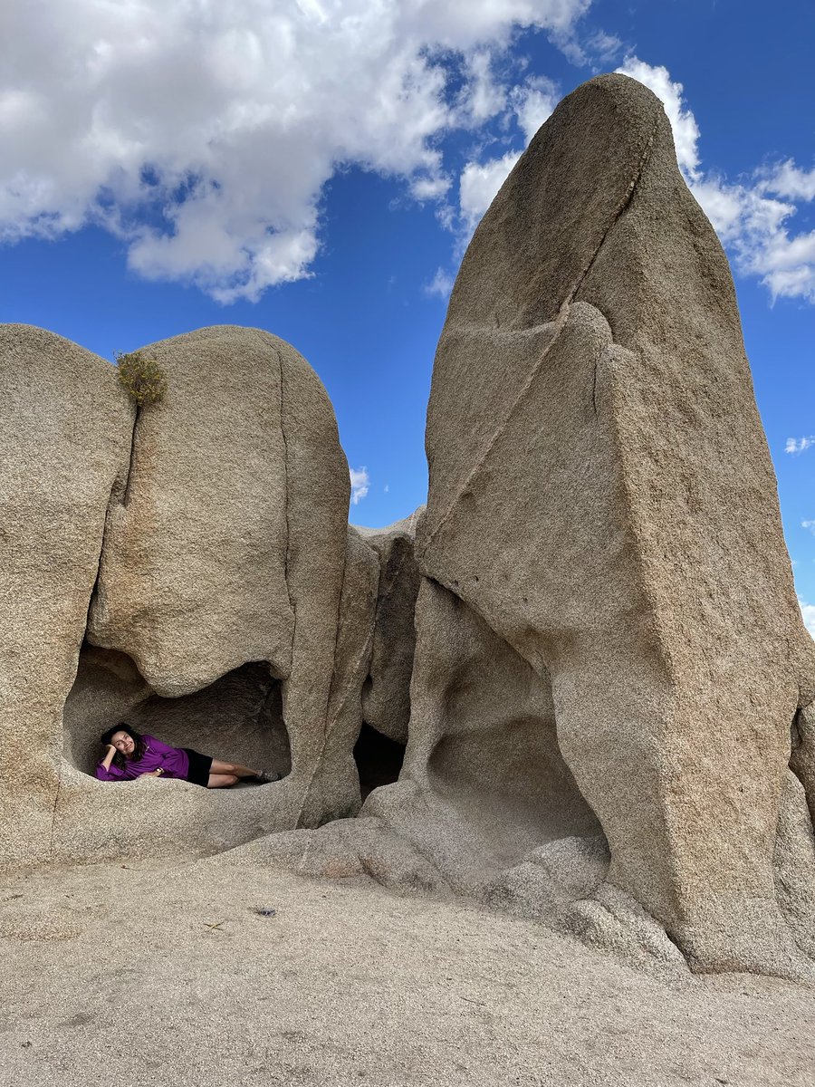 adventures_off's tweet photo. Nature creates some of the most amazing things #granite #desert #joshuatreenationalpark #discover #explore #adventuretravel #getoutthere https://t.co/ryncQUIpqw