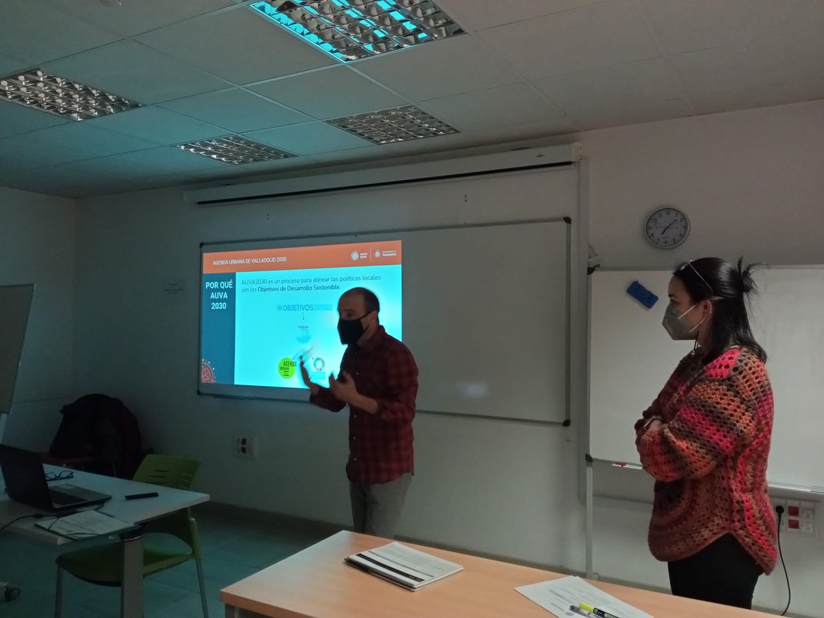 AyuntamientoVLL's tweet photo. Continúan los #ForosVecinales de la Agenda Urbana #AUVA2030, abiertos a cualquier persona que quiera aportar propuestas para convertir la ciudad en un referente en la consecución de los Objetivos de Desarrollo Sostenible.
Calendario 🔗 https://t.co/y0pW9s8Kwy https://t.co/omgamquHvb