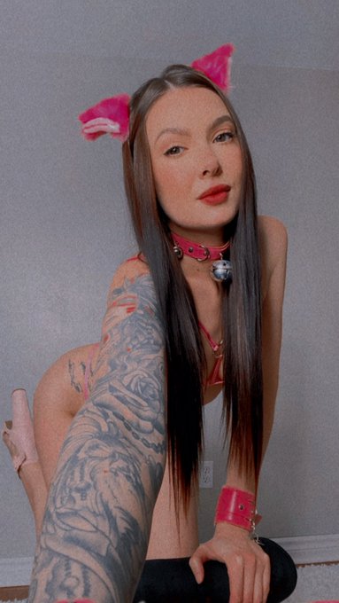 Watch Marley Brinx's leaked NSFW photo on TwXstars