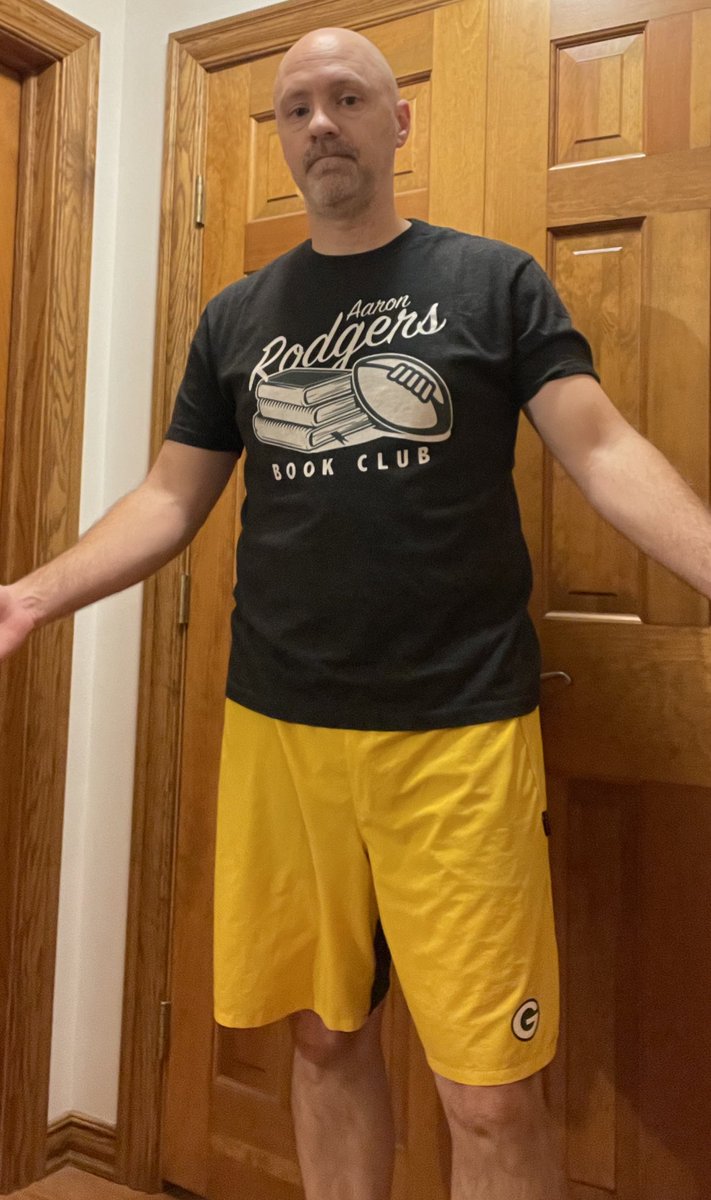 GBPlitz's tweet photo. Wednesday. #GoPackGo   Too busy at work to get a #GGWorkWeek picture in my Packers hoodie but did hit the gym after work in my @AaronRodgers12 #RodgersBookClub shirt from the @PatMcAfeeShow and a pair of @Packers shorts. #GGFriday #GGFridayWI https://t.co/0GSpZJWX2L