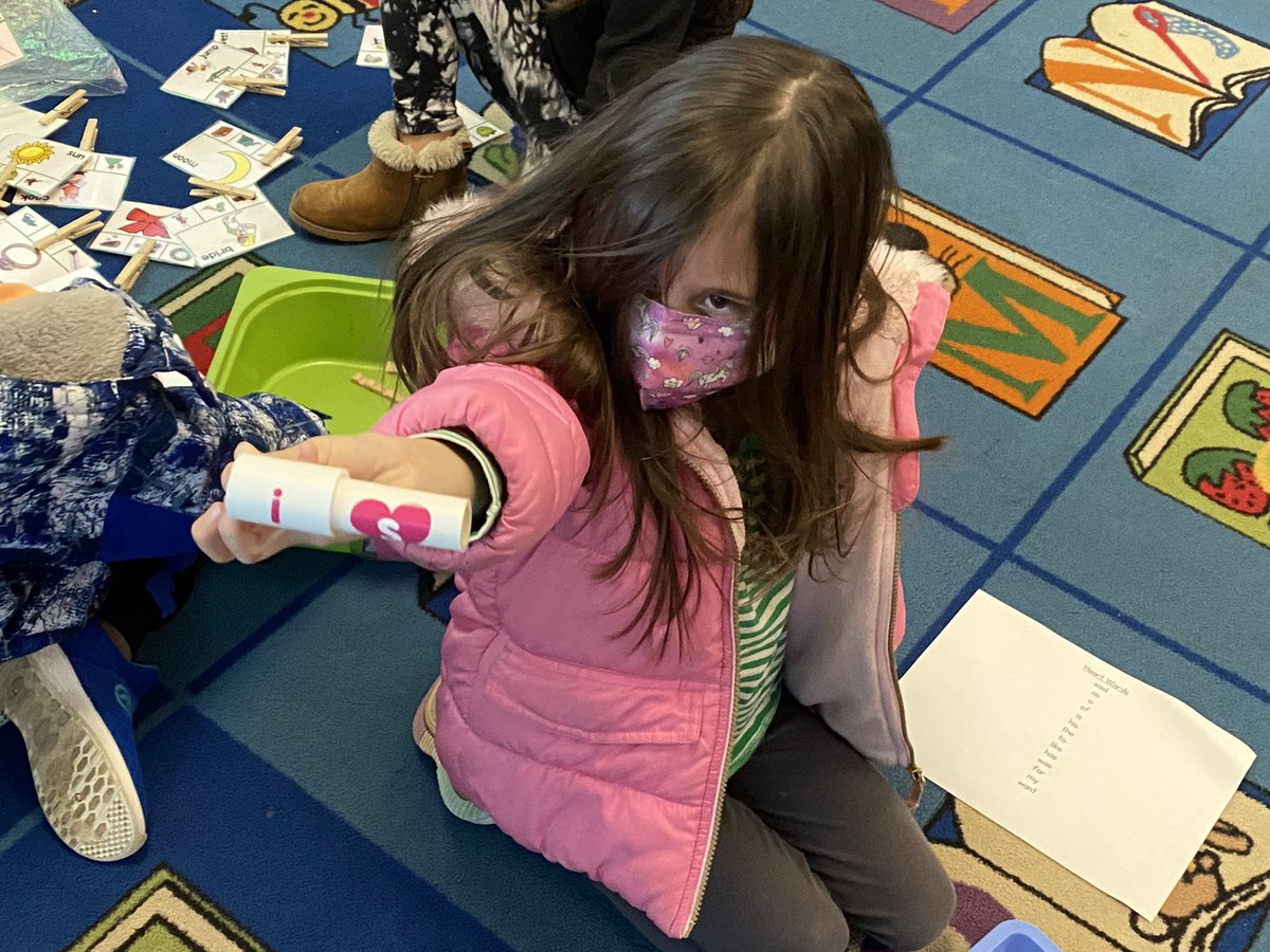AngelaRanous's tweet photo. Building our heart words during literacy centers!
#itsbetterinthegrove 
@oakgrovees @OtterBias @JoTysor https://t.co/7EDOG9oXhf