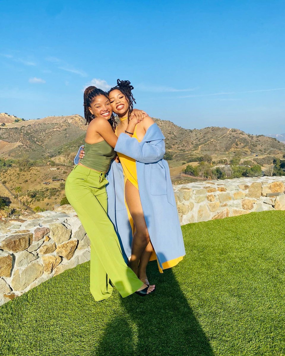 chloexhalle tweet picture