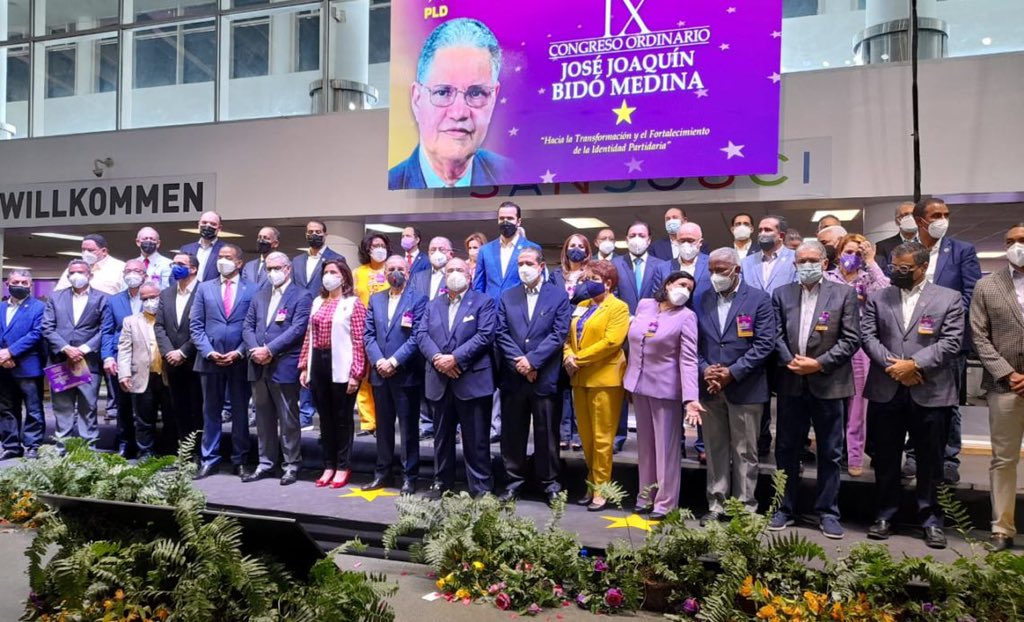 DeyaniraGomezH's tweet photo. Aquí la posición de nuestro partido @PLDenlinea sobre la aprobación del fideicomiso de #PuntaCatalina: el #PLD solicita al presidente #Abinader retirar el contrato de Punta Catalina
del Congreso Nacional por considerarlo LESIVO al interés nacional. 👏🏻👏🏻 https://t.co/kQs6gHGjb3