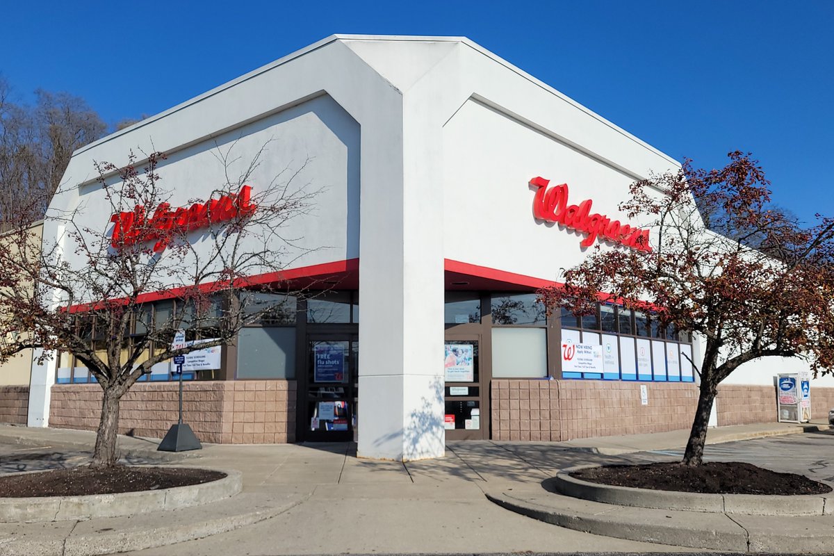 IsolaAssociates's tweet photo. ARRANGED $2.1M in #financing for #RETAIL project in #NewYork. Contact Isola at 407-539-1118 x106 or financing@isolacapital.com. #LifeCo, #bank, #creditunion programs with rate, term, amortization, recourse options. #mortgages #CRE #development #longterm #northeastrealestate https://t.co/n3lKbmowUr
