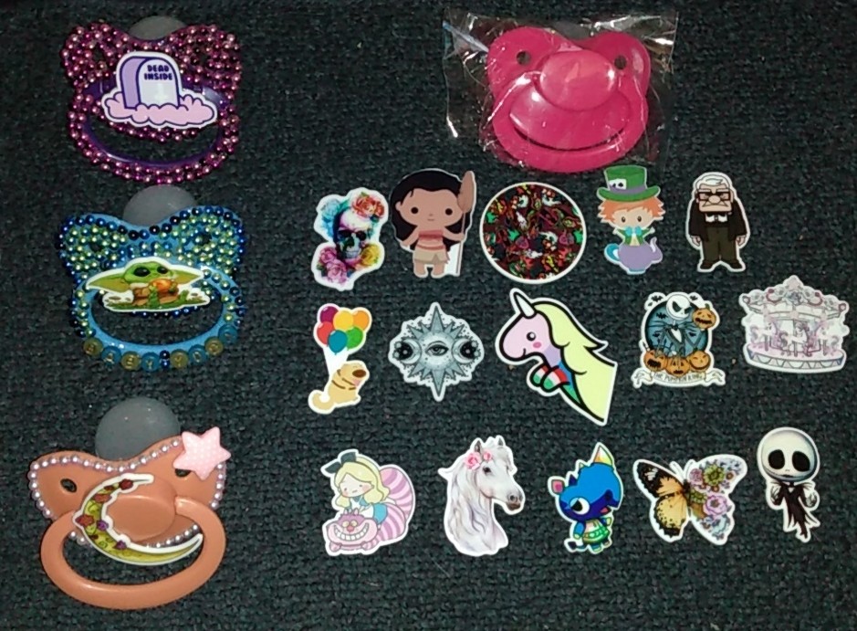 littlelamb24's tweet photo. Current supplies! Custom-$22 Full deco-$22 Simple deco-$18   $2 shipping
#pacishop #ageregression #sfw #adultpaci #decopaci #agere https://t.co/5JsEF8HRgG