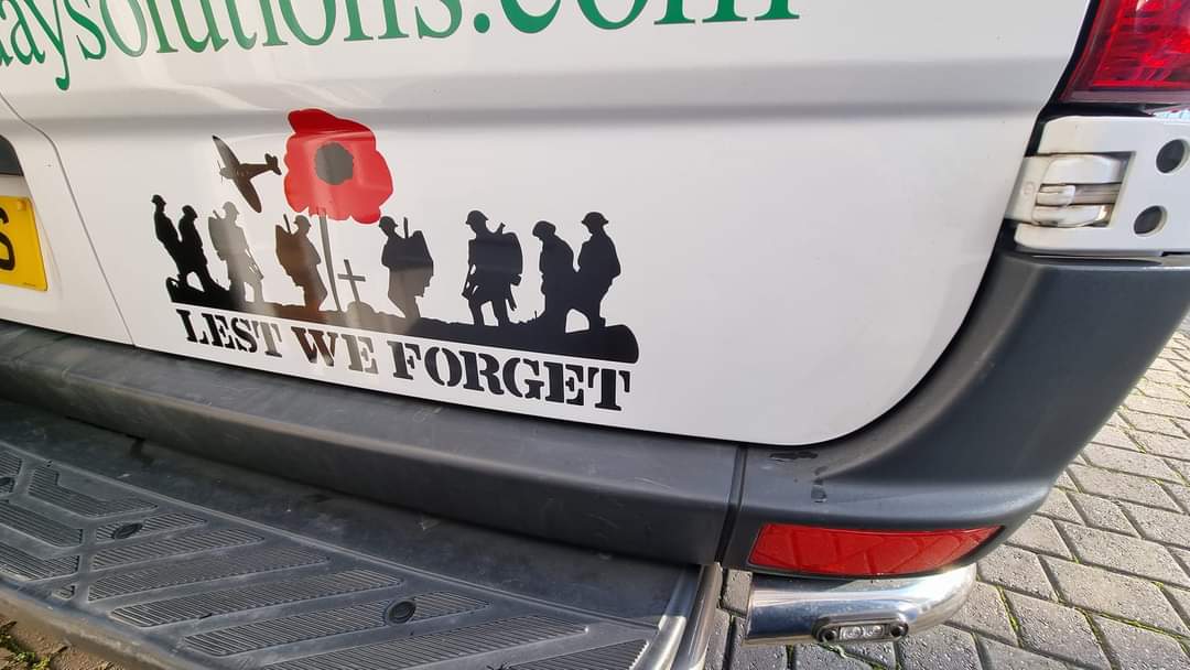 Fresh paint and graphics to one of the Sprinters . Look out for us on the roads of the UK / Ireland and Europe. unitedsamedaysolutions.com 
#dedicatedcouriers