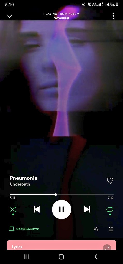 aphonso's tweet photo. working from home as an emo
#quarentEMO @fresnorock @UnderoathBand https://t.co/NXAmDDaBVO