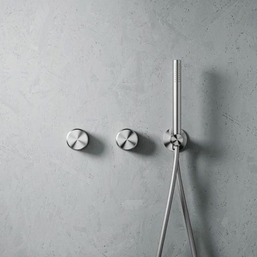 ModernPlmbing's tweet image. Enjoy a customized shower experience with the Stereo series wall-mount, hydro-progressive handle. Available in brushed stainless steel or in a range of colors + finishes. 
Learn more. bit.ly/3s6U2Ck
#ModernBathroom #ModernShower #BathroomDesign #InteriorDesign