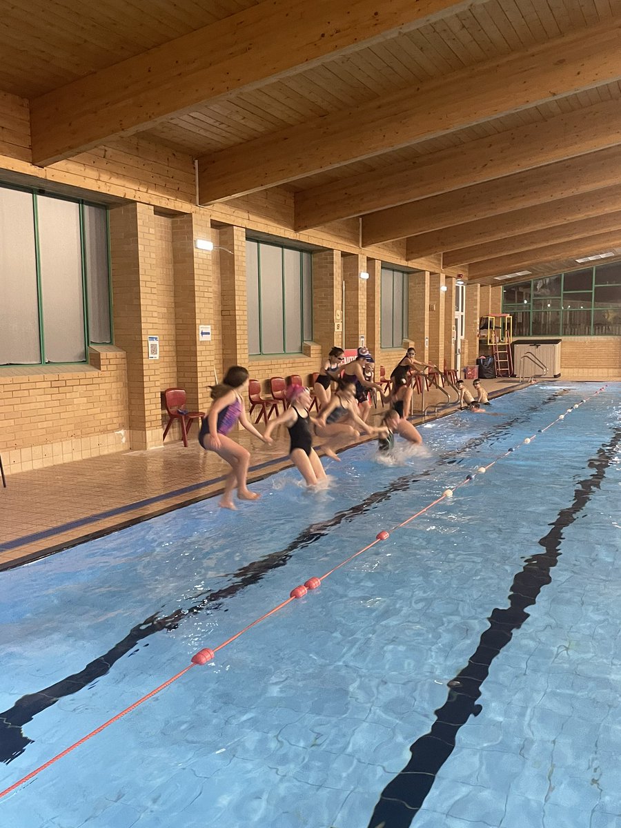 RhooseSurf's tweet photo. After a tough swim session there’s only one thing to do… 💙 #rhoosenippers #wednesdayswim #futurelifeguards https://t.co/v6nGUlXpoB