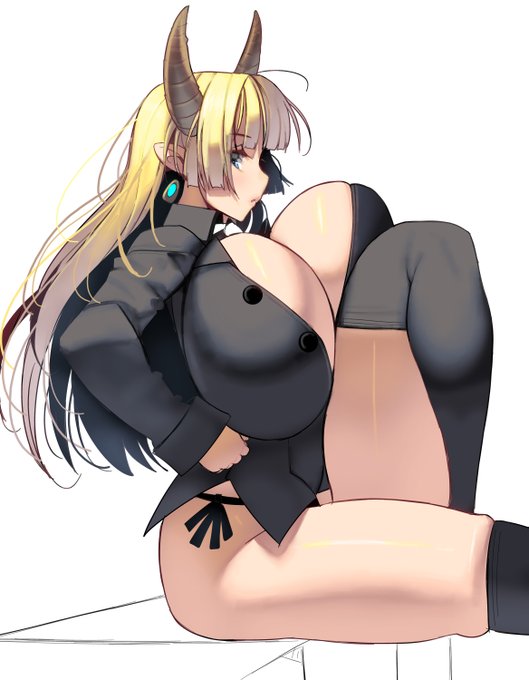 おっぱいと太もも 