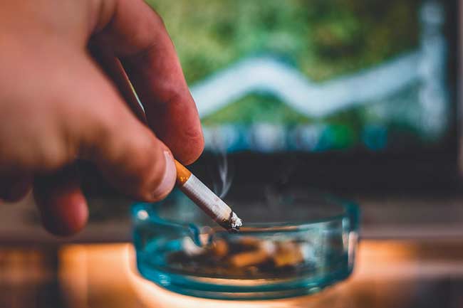 Firefighter's issue stark warning to smokers 

FIREFIGHTERS are urging smokers butt ou... 
sheppadviser.com.au/firefighters-i…