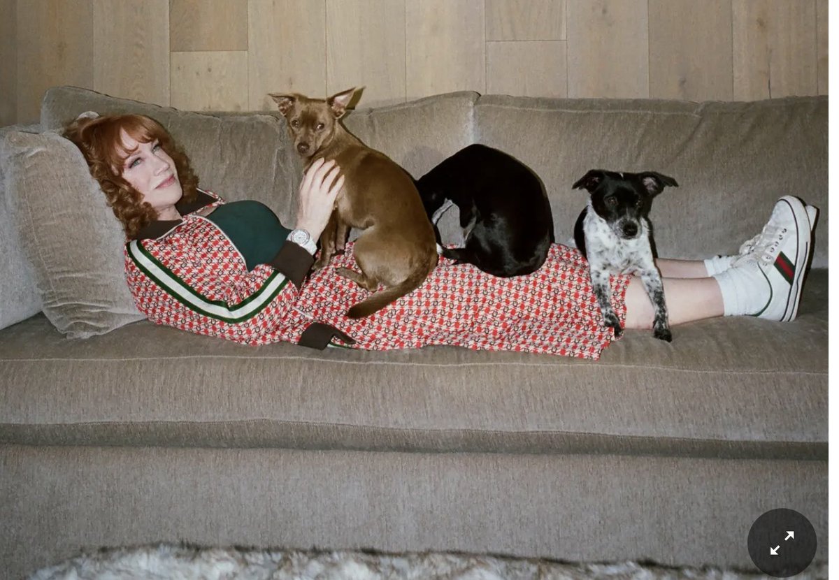 ejeancarroll's tweet image. Congratulations to @katierosman on writing one of the great profiles of the last decade!

And to @kathygriffin for  BEING one of the great women of the last decade!

And to all the men who are about to PUT KATHY BACK TO FRICKIN WORK!!

👇
nytimes.com/2022/01/19/art…
☝️