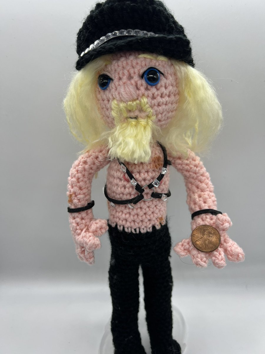 nonotdebbie's tweet photo. Rickety Cricket ladies and gentleman @HornsByDavid @alwayssunny @RMcElhenney @CharlieDayQuote https://t.co/0lTZTPJ6Wo