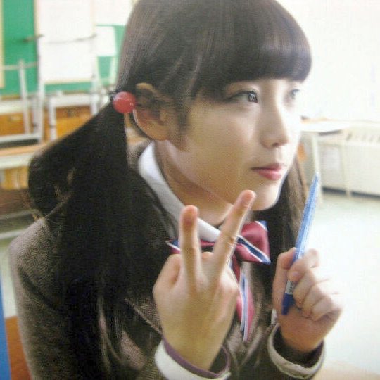 diveiu's tweet photo. rei and jieun in school uniform https://t.co/PmzubsWdJg
