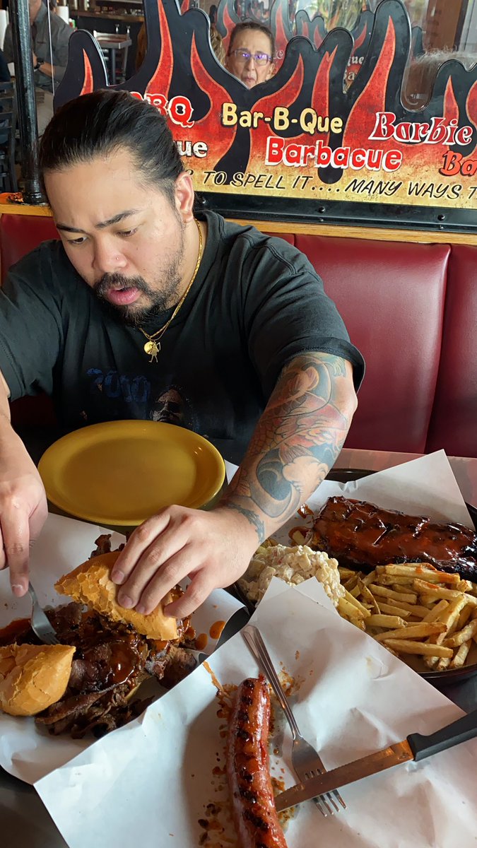 eightball_wip's tweet photo. ANOTHER WONDERFUL LUNCH WITH A WONDERFUL FRIEND IVE MADE FROM TWITCH WHO IS VISITING ME FROM JERSEY. 🥰 THIS IS 2022. https://t.co/oKVKtT3Qak