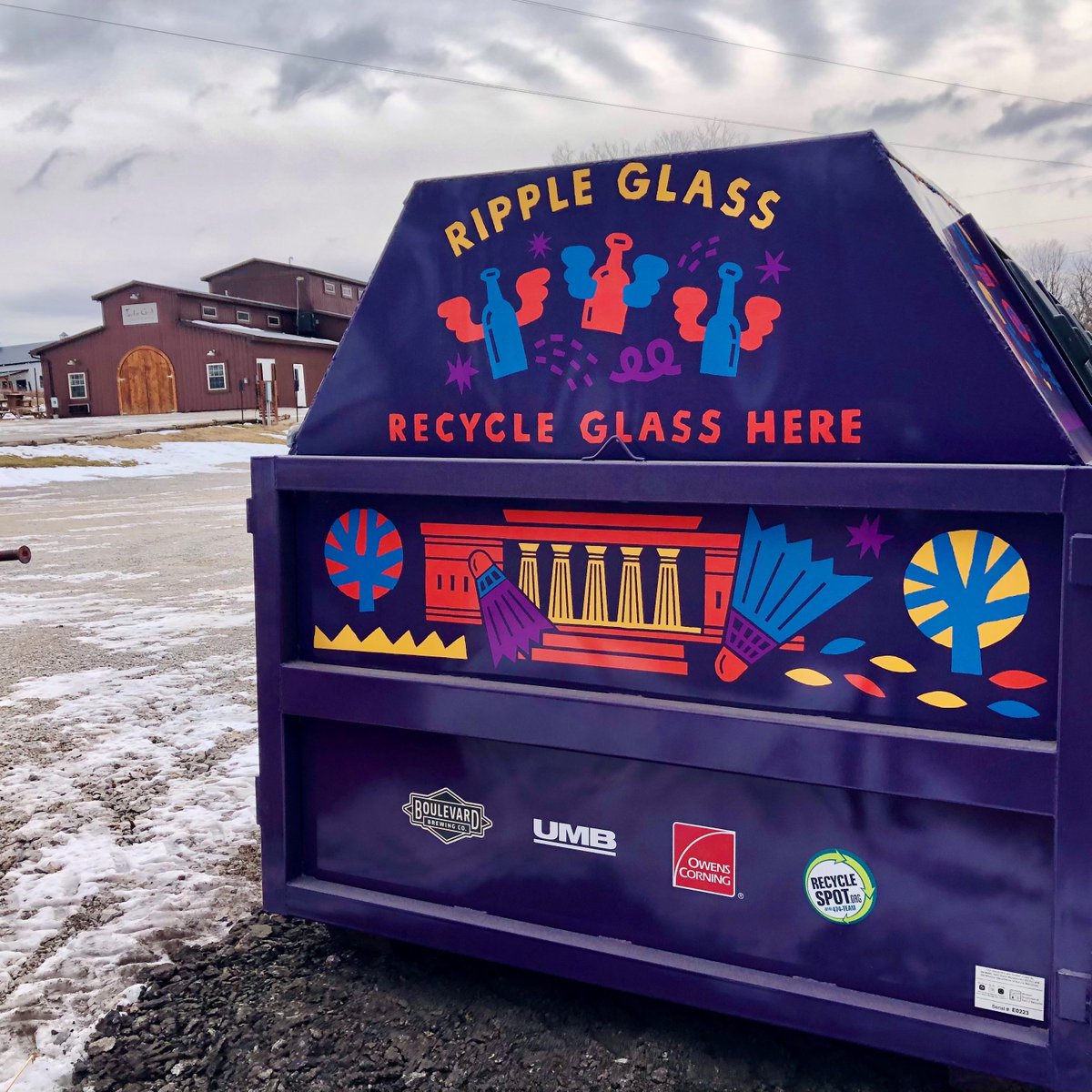 rippleglass's tweet photo. PLATTE CITY! Missouri’s first green vineyard and winery has gone PURPLE! The second community art bin featuring artwork by @fbnorton is located at @jowlercreek Vineyard &amp; Winery and is open to the public (📍 16905 Jowler Creek Road, Platte City, MO 64079)! ⁠⁠1/3 https://t.co/Mz9v4iI0OY