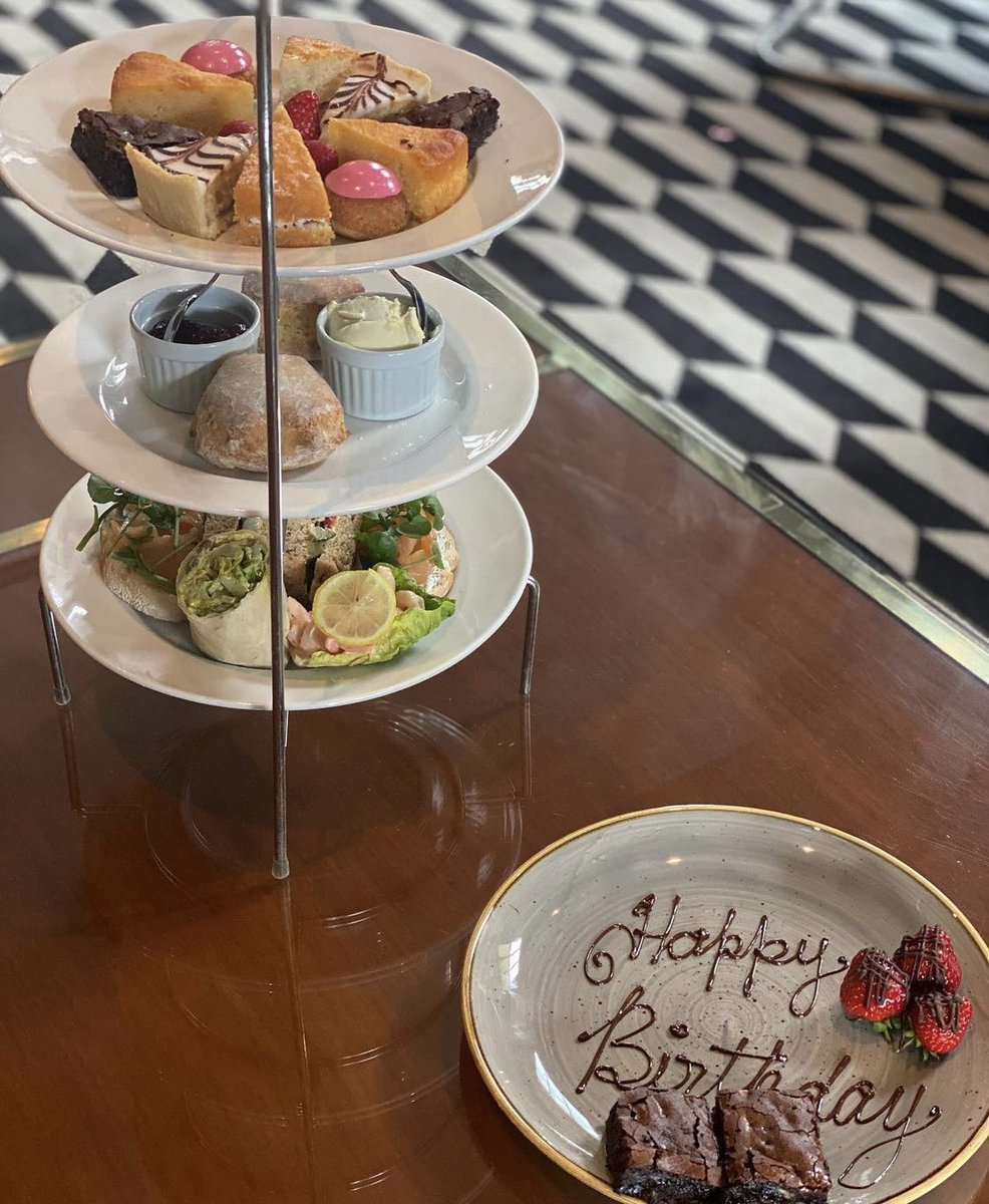 Celebrating a special occasion? Our Afternoon Teas make the perfect gift and experience for a loved one 🥂🍰 

To book call us on 01923 277708 or email hb048-sb3@accor.com 

#afternoontea #finedining #luxuryhotel #huntonparkhotel